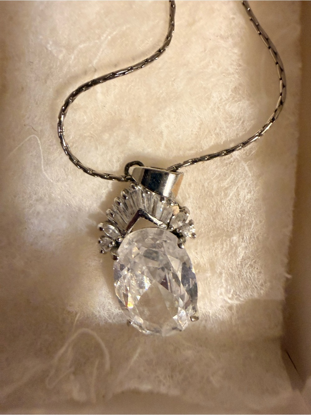 Vintage Silver-Tone Clear Crystal Pendant Necklace - Elegant Women's Jewelry